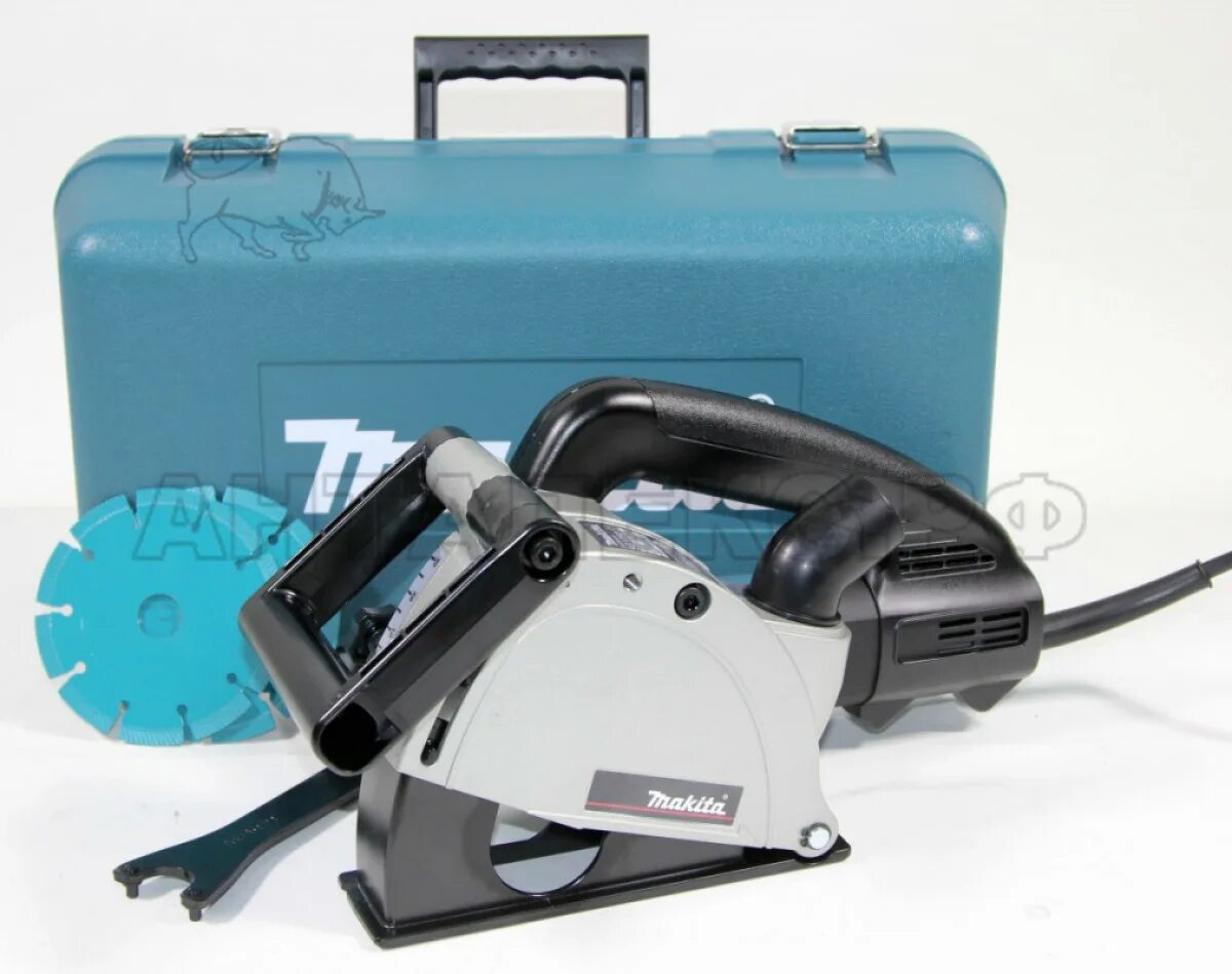 Штроборез makita 2200w. Штроборез с пылесосом. Макита бороздодел с пылесосом. Штроборез союз ушс-8150ш. Штроборез по бетону с пылесосом бош.