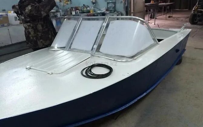 Ветровое стекло на прогресс 4. Стекло на лодку прогресс 4. Прогресс 4 лодка 44 стекло элит. Прогресс 4 стекло с калиткой. Стекло на прогресс 4 с калиткой.