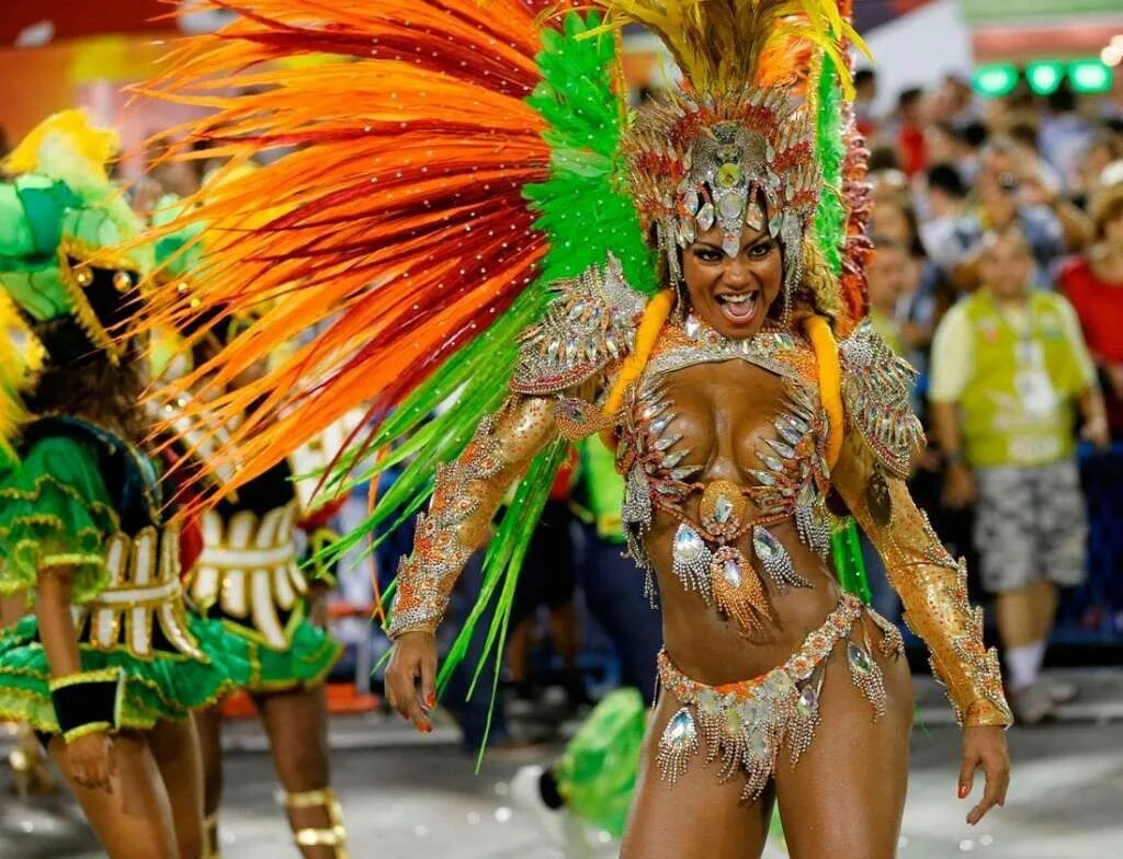 Карнавал в Рио-де-Жанейро. Рио карнавал. Карнавал в Бразилии. Карнавал в Рио-де-Жанейро Рио-де-Жанейро Бразилия.