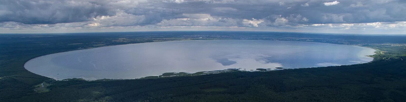 Плещеево озеро вид сверху. Глубина Переславского озера. Плещеево озеро с коптера. Двойное дно Плещеева озера.