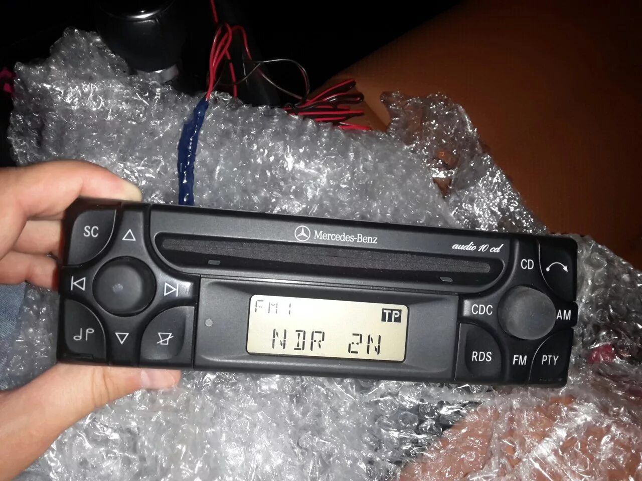 Магнитола Mercedes Benz Audio 10. Mercedes-Benz Audio 10 mf2910. Автомагнитола Mercedes Audio 10 CD. Audio 10 CD w203 aux. Автомагнитола мерседес