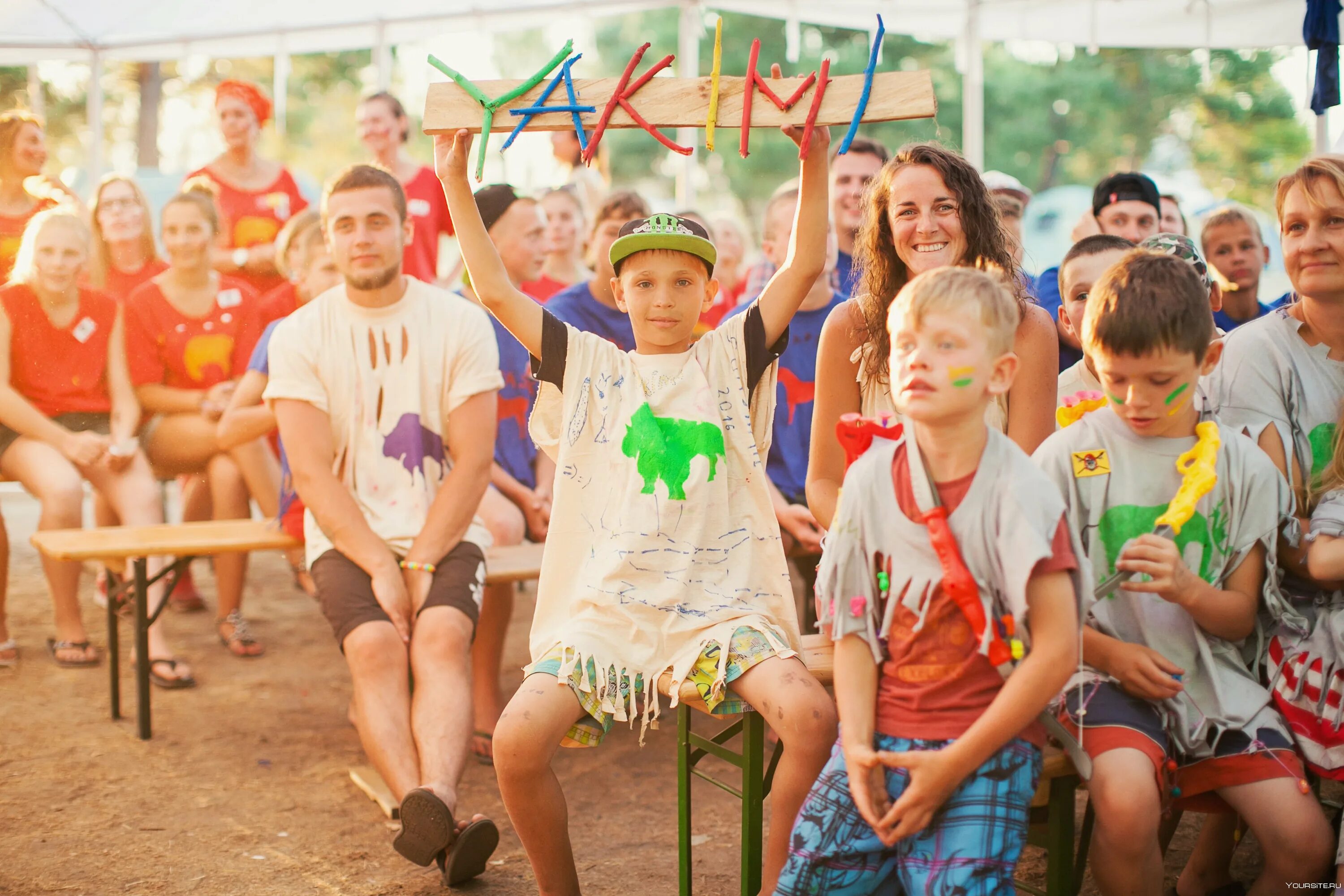 Camp sunshine. Детский лагерь. Дети в лагере. Лето лагерь. Детский лагерь праздник.