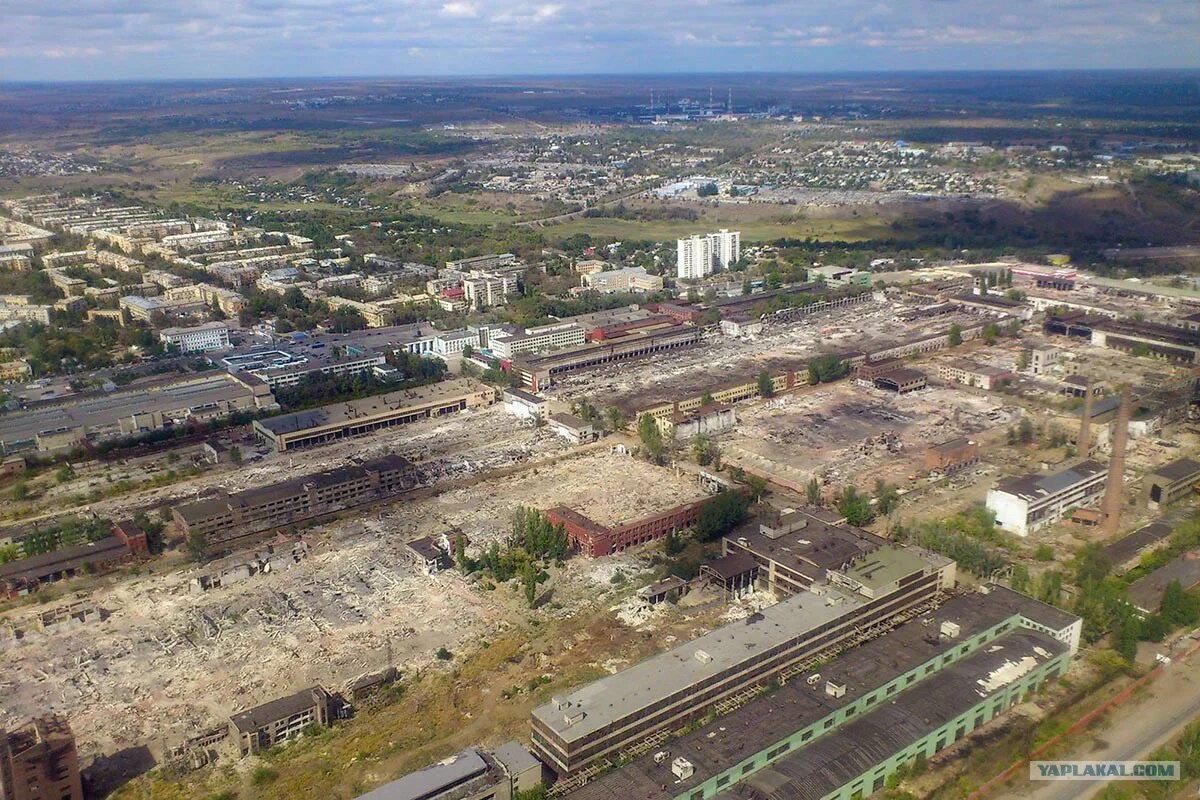 ВГТЗ Волгоградский тракторный завод. Волгоградский тракторный завод руины. Разрушенный Волгоградский тракторный завод. Волгоградский тракторный завод сейчас. Тракторный заводский