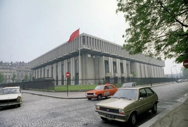 Здание посольства СССР В Париже. Посольство России в Париже. Посольство Российской Федерации, Франция - Париж.