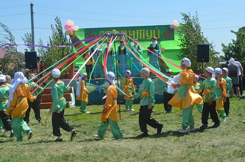 Погода в верхней елюзани. Сабантуй Елюзань. Сабантуй в селе Верхние Татышлы. Сабантуй село средняя Елюзань. Верхняя Елюзань Пензенская область.