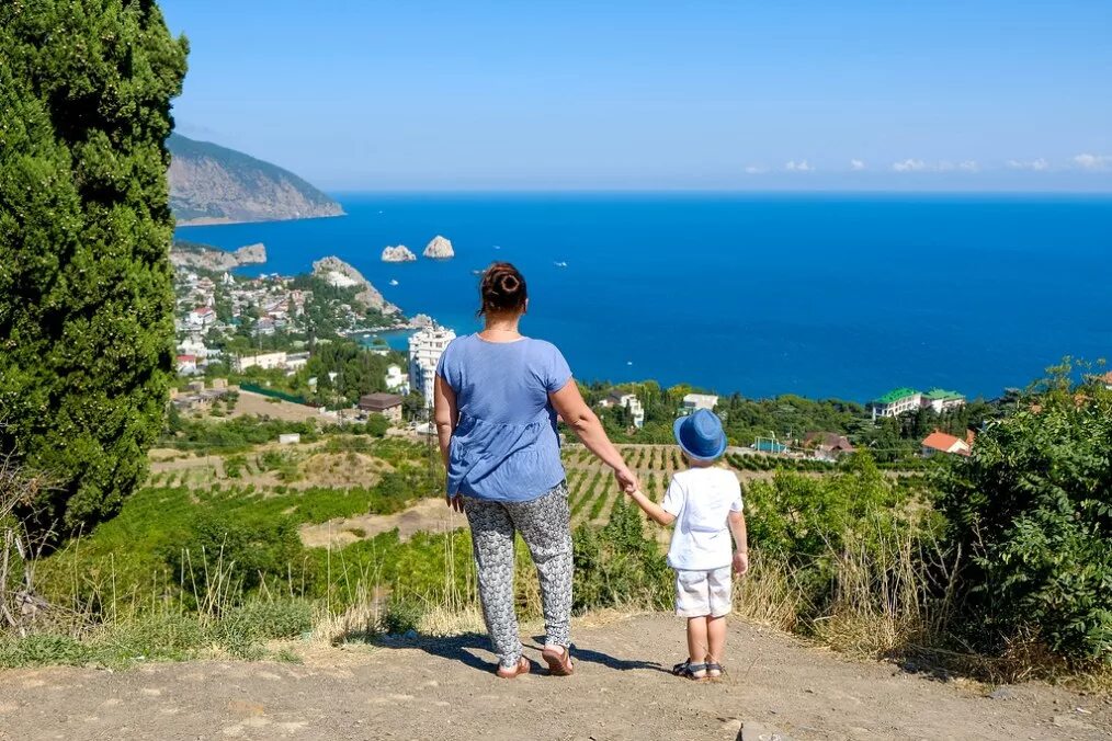 Отдохнуть в крыму дешево и хорошо. Крым для детей. Отпуск в Крыму. Ребёнок в отпуске в Крыму. Путешествие по Крыму для детей.