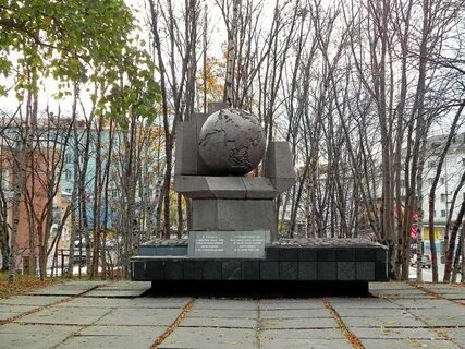 Сколько памятников в мурманске