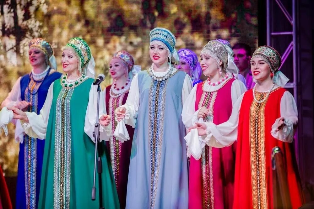 Фольклорный коллектив. Костюмы для фольклорного коллектива. Костюмы для фольклорного коллектива. Ансамбль славяне бабкиной. Костюмы для фольклорного коллектива.