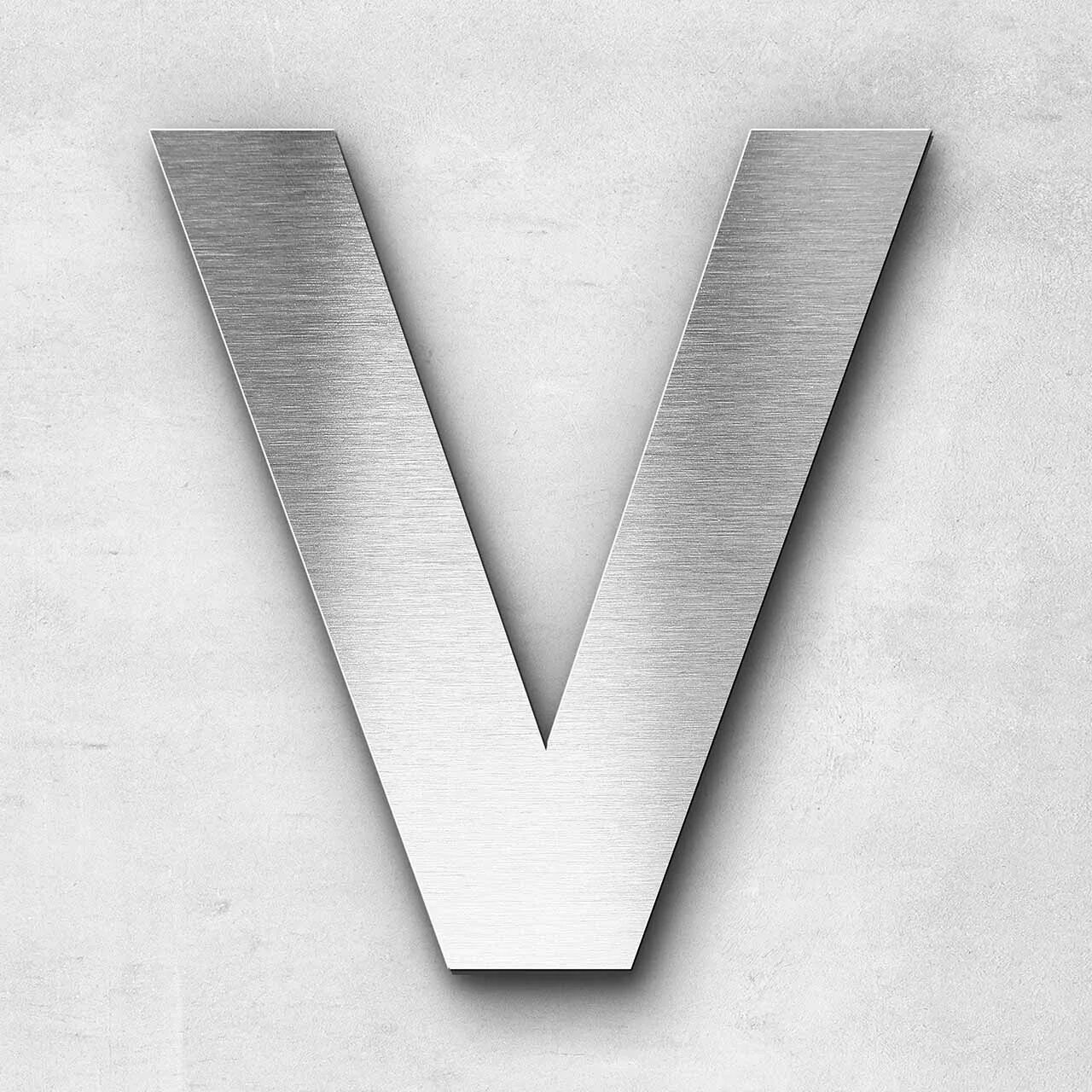V. Буква v. Металлическая буква v. Серебряная буква v. Буква v черно белая.