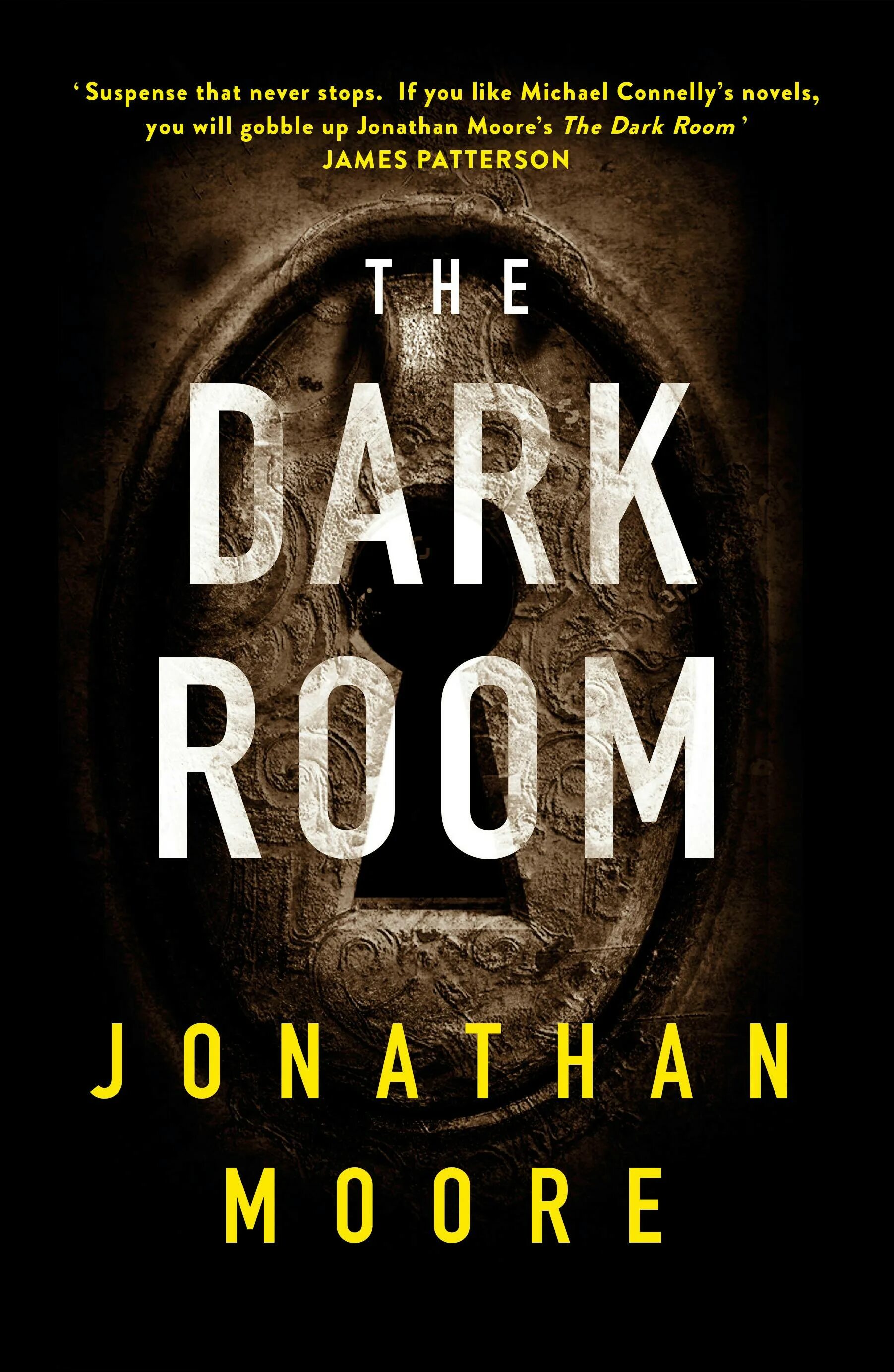 Темная комната книга. Jonathan Moore книги. Тайна темной комнаты афиша.