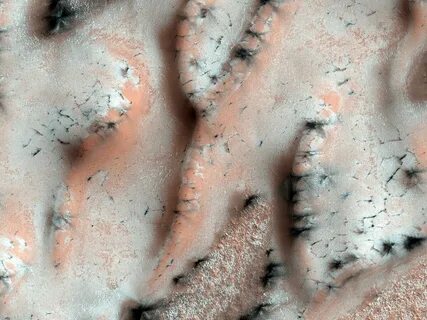 Большое красное пятно особенность рельефа на марсе