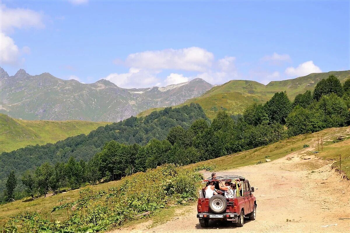 Абхазия альпийские луга перевал пыв. Абхазия альпийские луга перевал пыв. Пик пыв абхазия. Перевал пыв абхазия. Перевал пыв.