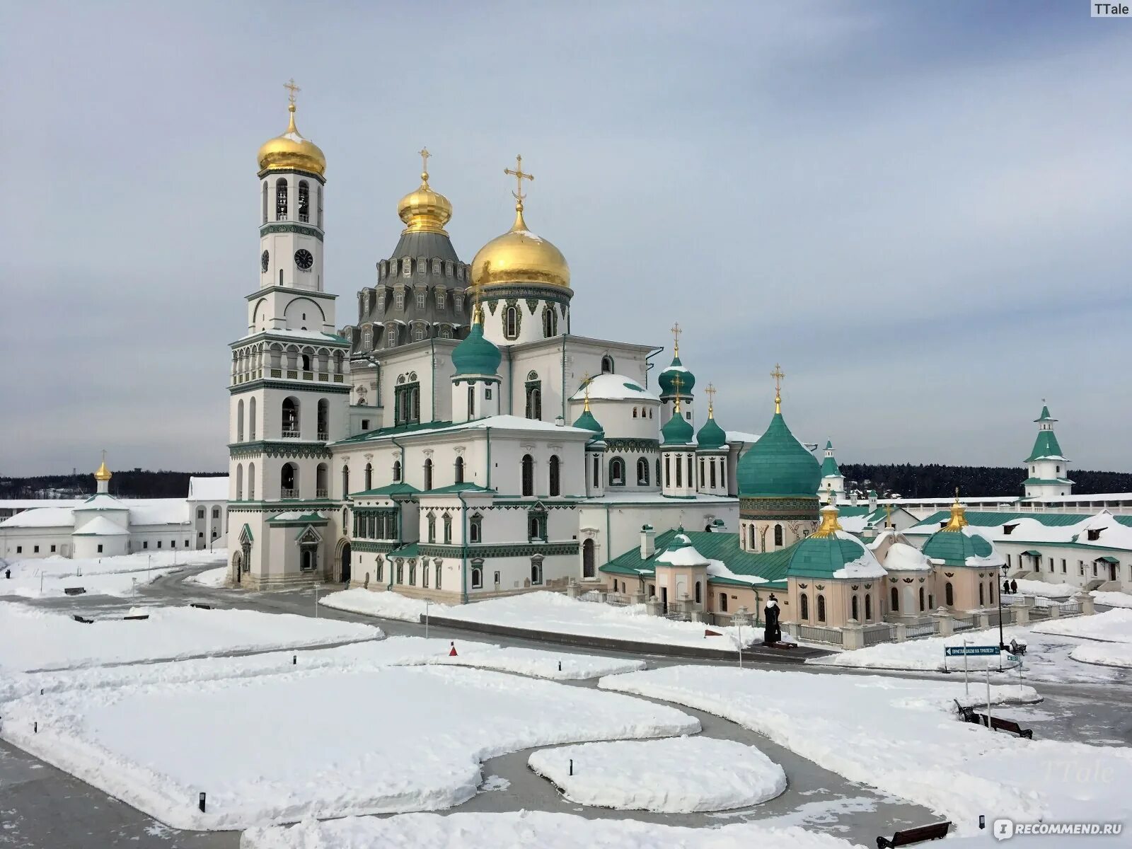 Новоиерусалимский монастырь экскурсии. Звенигород новый иерусалим. Новоиерусалимский монастырь купол. Новоиерусалимский монастырь в истре. Новоиерусалимский монастырь братский корпус.