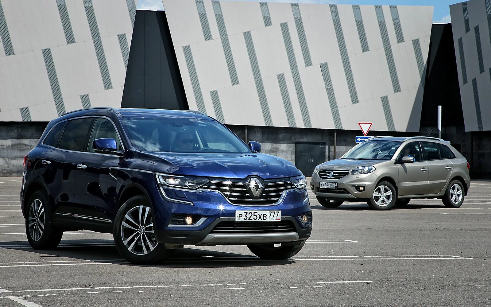 Рено колеос поколения. Рено Колеос 2021. Рено Колеос 2 поколение. Renault KOLEOS 2022. Renault KOLEOS 2023.