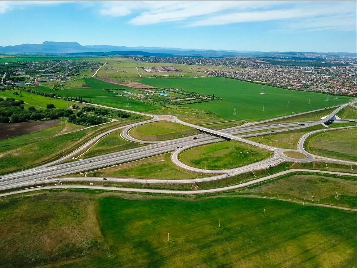 Таврида машина. Трасса Таврида Крым. Таврида автотрасса в Крыму. Трасса Таврида Симферополь Севастополь. Новая трасса Таврида 2.