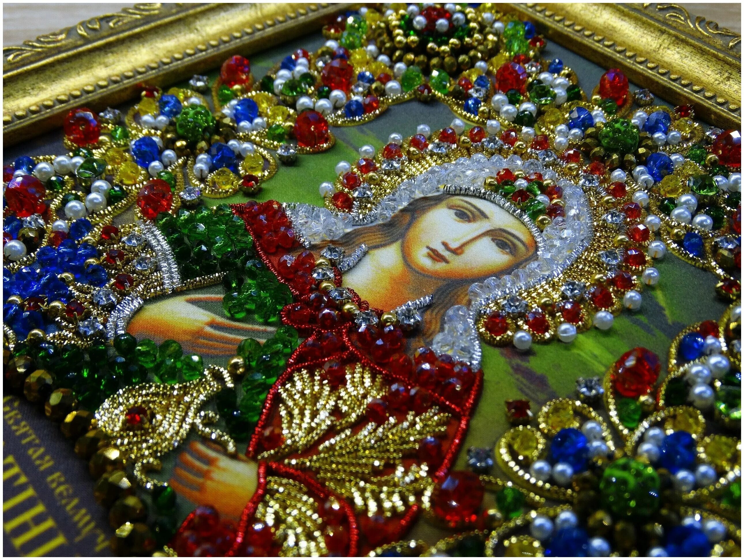 можно ли вышивать в церковные праздники. иконы бисером в храмах. организация рабочего места при вышивании икон бисером. можно ли вышивать в церковные праздники. хрустальные грани иерусалимская.