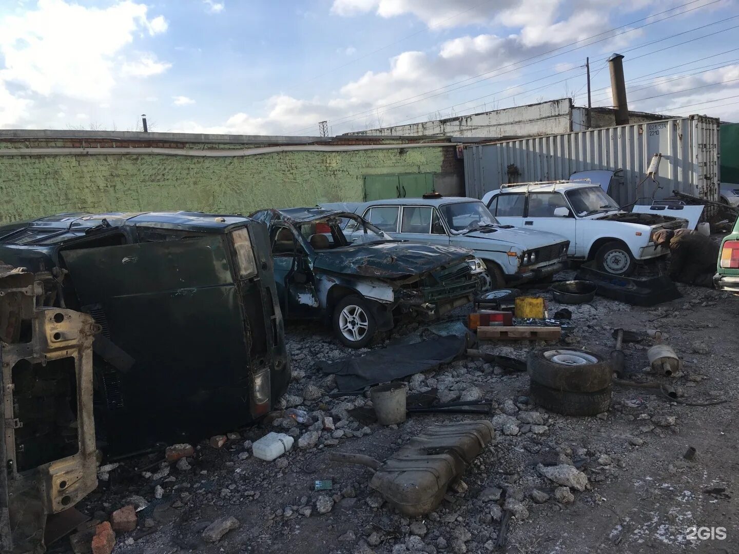 Авторазборка город красноярск. Авторазборка иномарок. Авторазбор ваз. Авторазборка машина. Разборка машин.