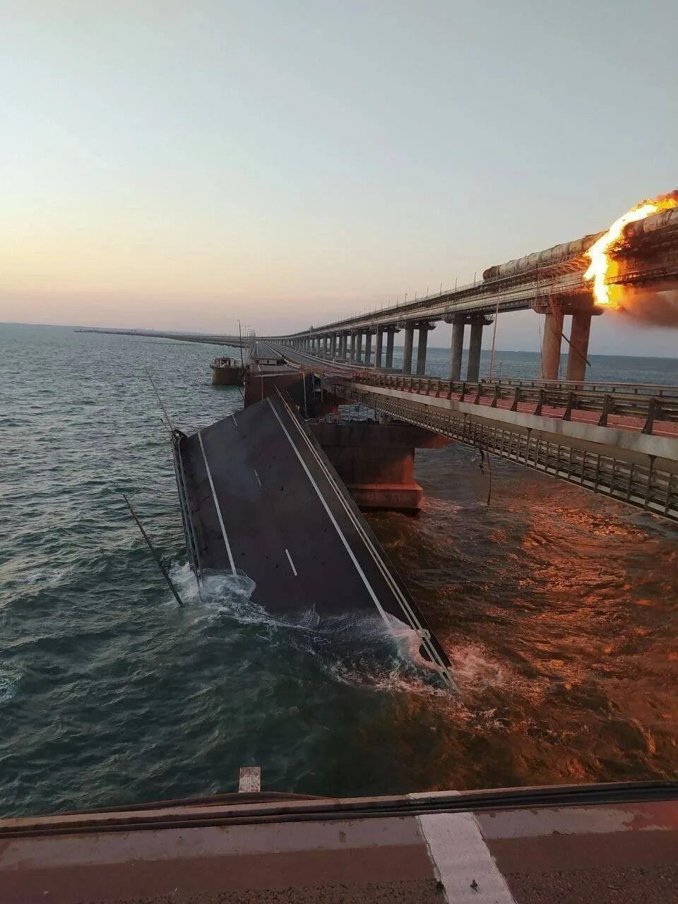 Удар ракетами по крымскому мосту