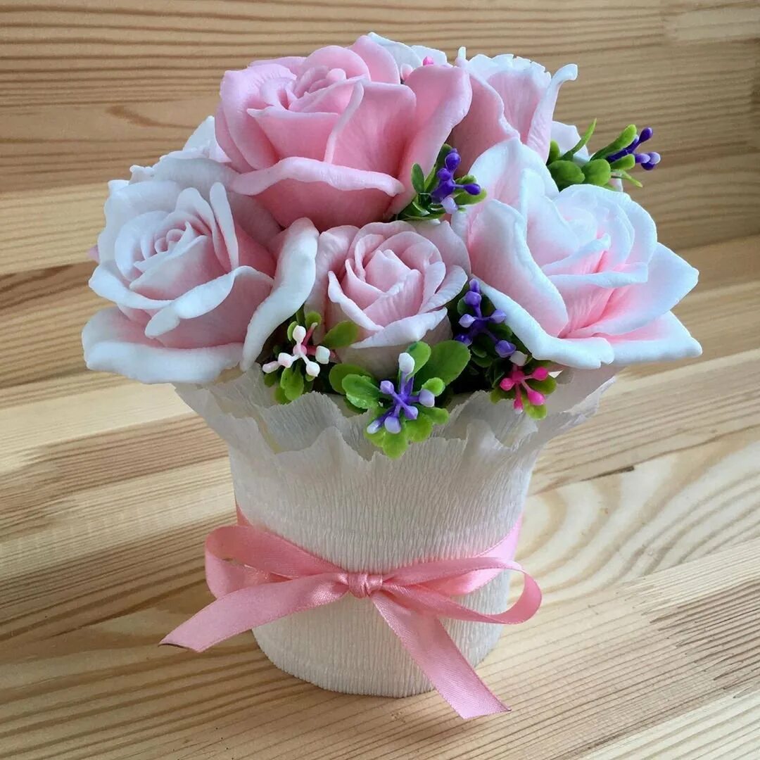 Пионы в коробке. Упаковка мыльных букетов. Композиция из цветов в коробке. Мыльный букет. Мыльная роза в упаковке.