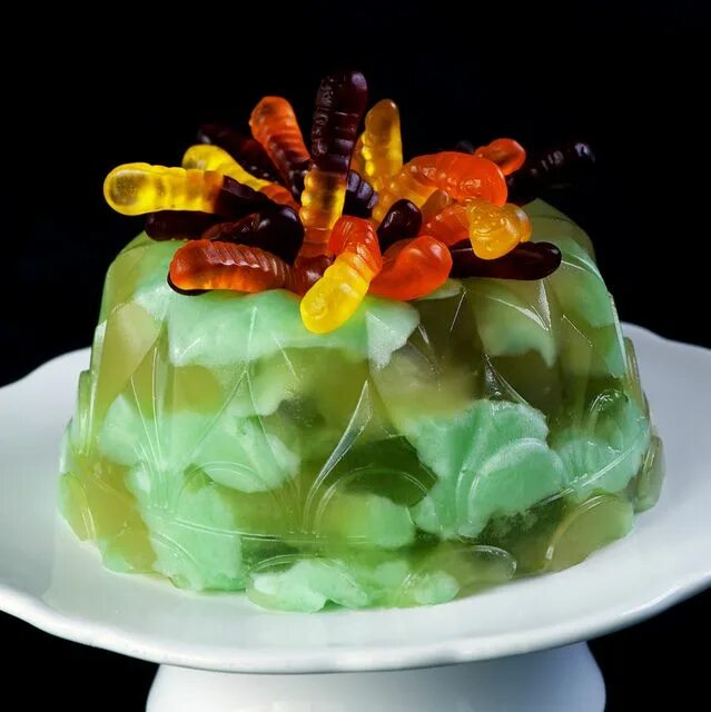 Incredibly Detailed Transparent Cake Made To Look Like Mini Koi Pond Is Complete
