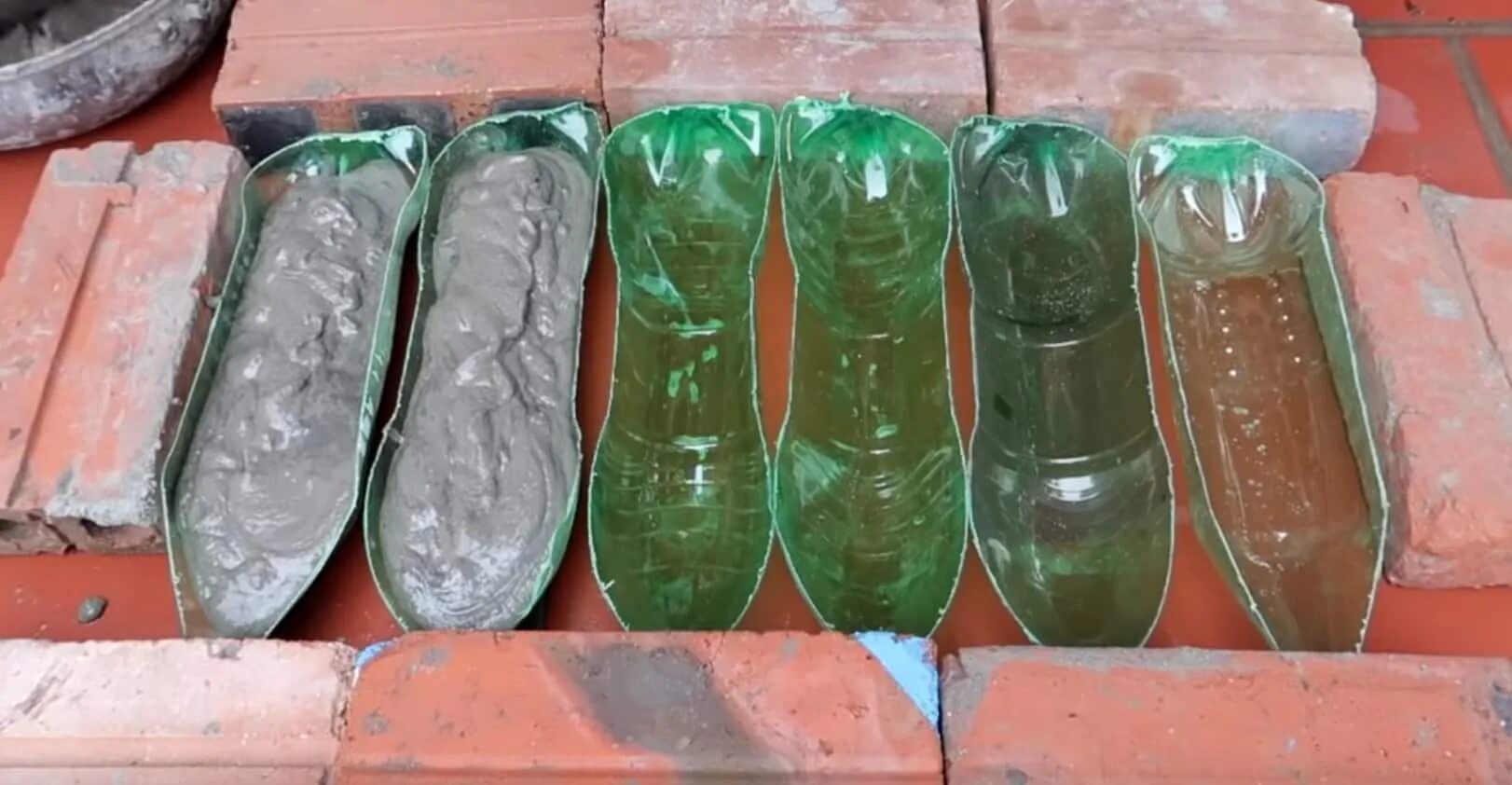 Кашпо из бутылок. Вазоны из пластиковых бутылок. Ваза из пластиковой бутылки и цемента. Бутылки в цементе. Вазоны из бутылок.