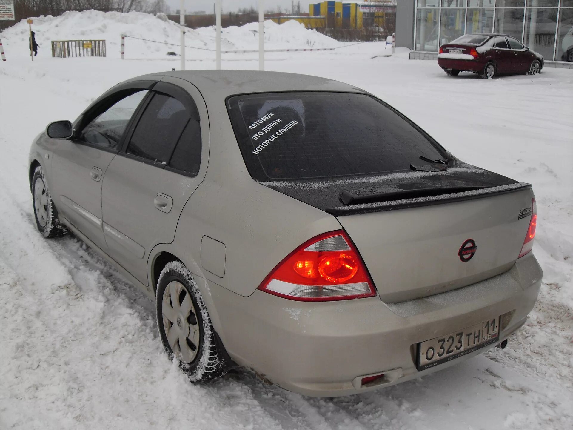 Nissan Almera Classic спойлер. Nissan Almera Classic b10 спойлер. Тонировка Ниссан Альмера Классик. Ниссан Альмера Классик тонировка 35%.