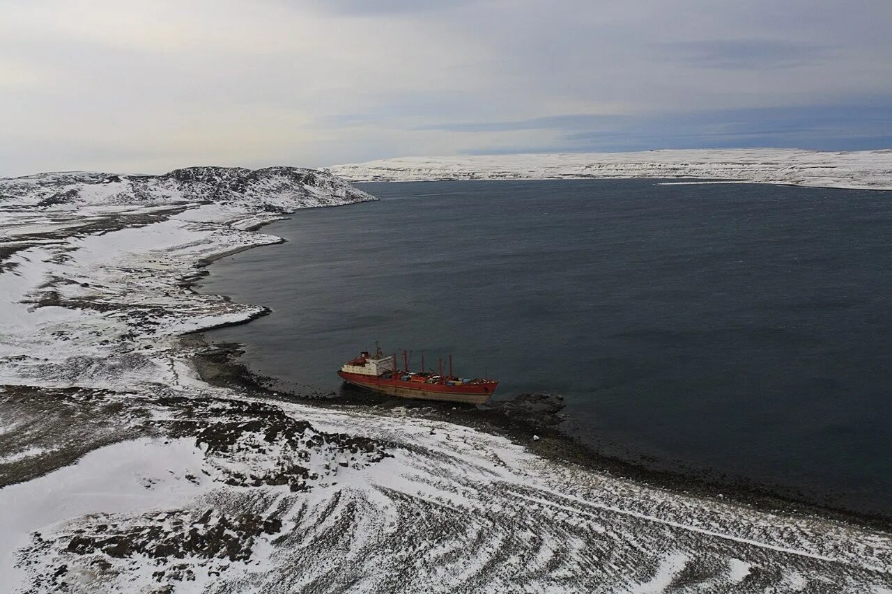 Остров россии в баренцевом море. Берег надежды Кильдин. Кильдин остров в Баренцевом море. Остров надежды Баренцево море. Корабль Кильдин Мурманск.