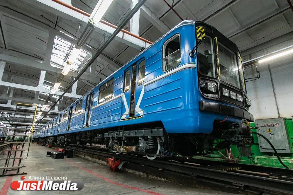 эксплуатационное локомотивное депо екатеринбург. локомотивное депо саратов. эксплуатационное вагонное депо свердловск сортировочный. жд станция товарный двор екатеринбург. депо сортировка екатеринбург.