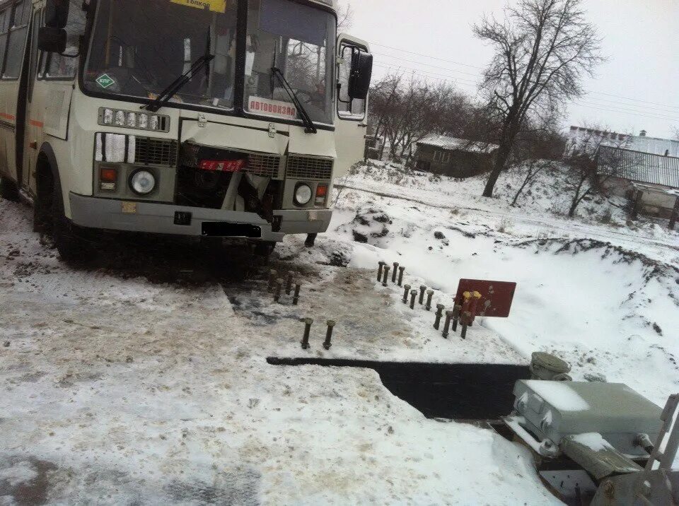 Пилатовка Орел. Авария в Орле на Химмаше в 12 часов ночи.. В Орловской области карьер Пилатовка. Переехал в орел