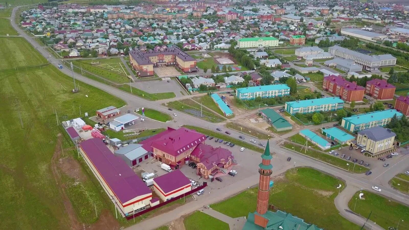 Арск татарстан дома. Арск город в Татарстане. Арск башня. Гостиница Западный Арск. Мечеть Западный Арск.