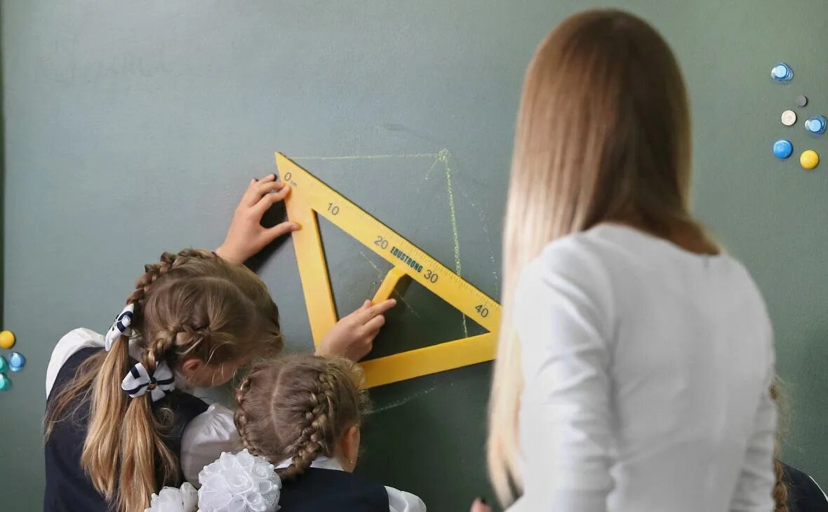 Каникулы белгородских школьников. Школьники домашнее. Школьники Белгорода на каникулах. Дагестан школьные каникулы.