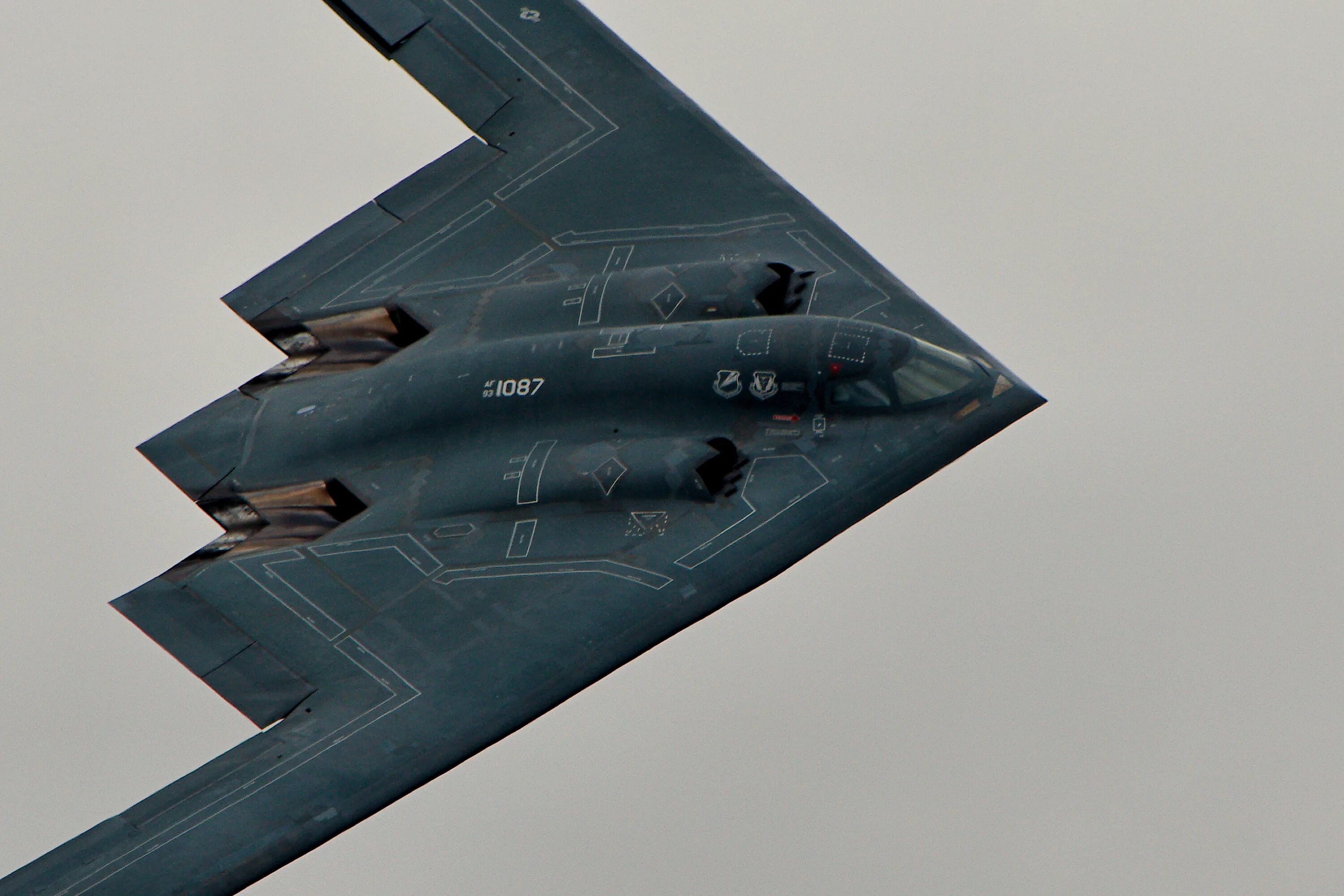 Стелс-бомбардировщик b-2. B2 Spirit. Northrop b-2 Spirit в Югославии. B-2 Spirit кабина.