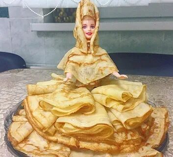 Картинка женщина с блинами
