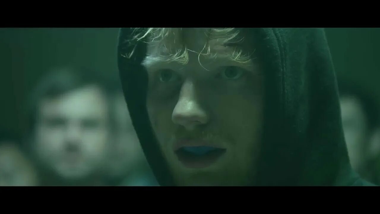 Shape of you mp3. Ed sheeran shape of you. клип эд ширан shape of you. клип ed.sheeran 2013г. девушка из клипа эда ширана shape of you.