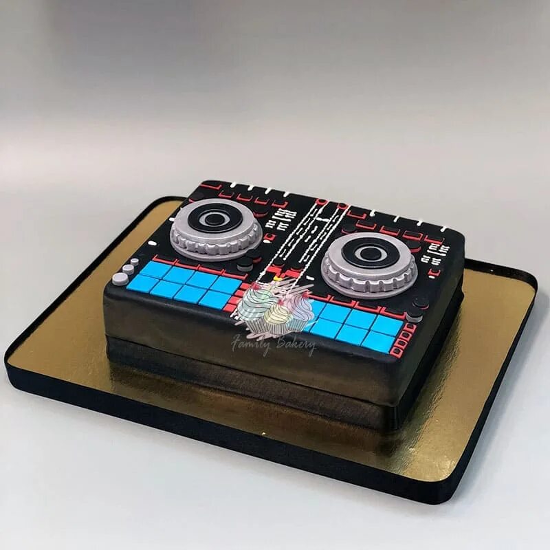 Подарок диджею. Сувениры для диджея. Диск жокей оригинал. Торт для звукорежиссёра. Подарок музыканту.