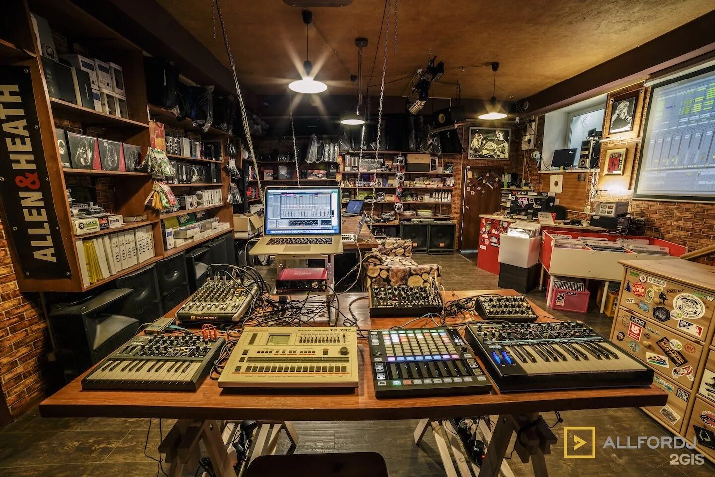 All for dj. 16/15 стр. All for dj спартаковская пл. Allfordj москва. Москва, спартаковская площадь 16/15с2 db loft.