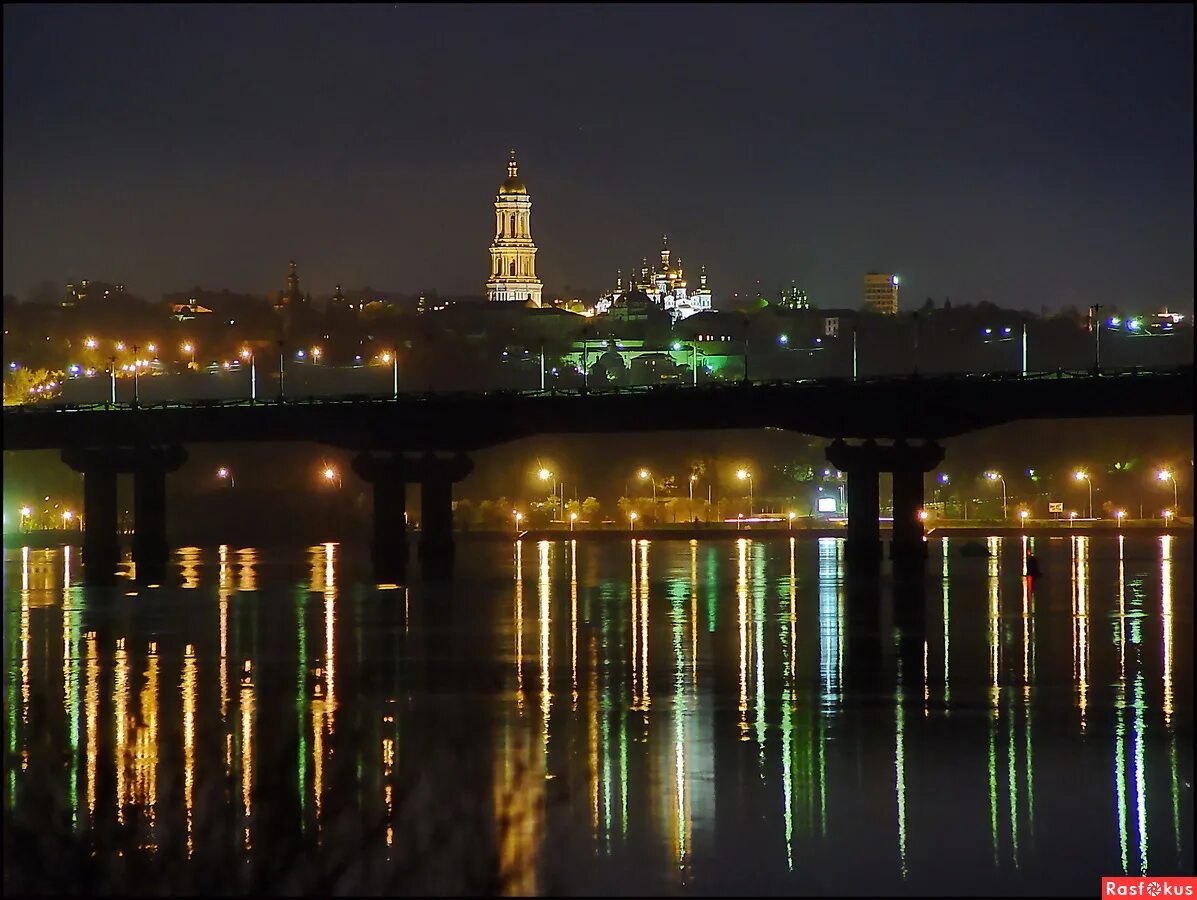 львов ночью. закат в киеве. родина-мать киев 2022. вечерний киев. столица украины.