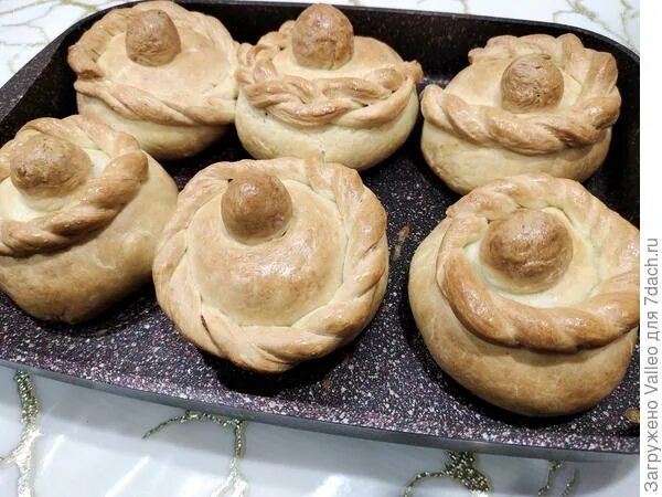 Горшочек с хлебной крышкой. Горшочки из теста с мясом и картошкой. Съедобные горшочки из теста. Как приготовить горшочки из теста. Горшочки из теста с мясом и картошкой.