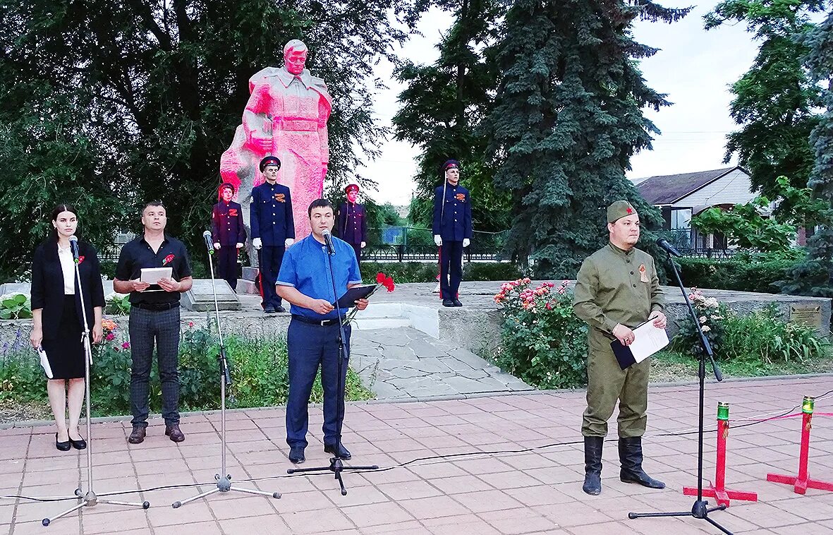 Парк памяти Волгоград. Скорбящая мать парк Патриот. Вечный парк в Адыгее. Волгоград парк памяти Советский район.