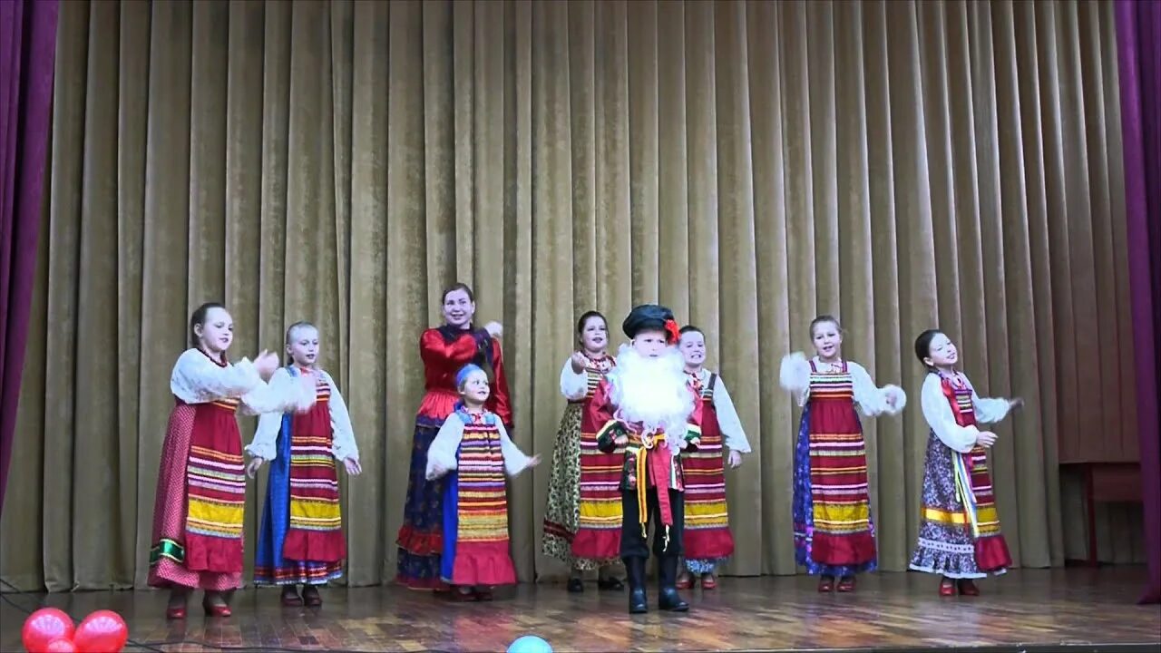 Песни ай чу чу. Народный ансамбль млада. ансамбль млада хабаровск. театр песни млада. песня ай чу чу.