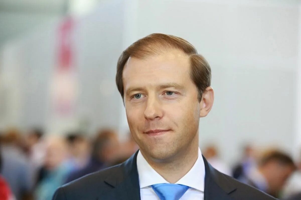 Мантуров. Мантуров министр промышленности. В. Мантуров. В.
