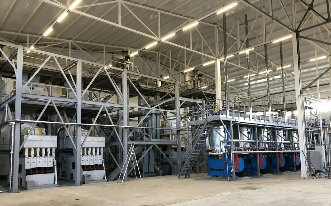 Содовый завод в крыму. Крымский титан армянск. Крымский титан завод. Крымский титан армянск. Комбинат гвардейский крым.