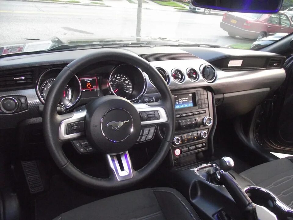Ford mustang 2015 салон. Форд мустанг gt 2015 салон. Форд мустанг механика или автомат. Форд мустанг 2015 салон. Ford mustang салон.