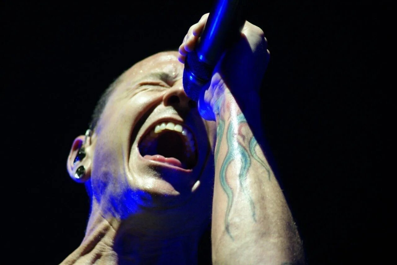 Linkin park в исполнении оркестра. Честер Беннингтон. Честер Беннингтон 2003. Честер Беннингтон 1998. Честер Беннингтон 2002.