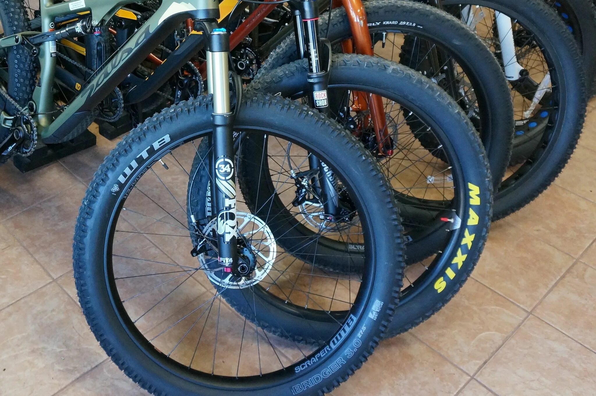 Велосипед 147 fatbike monster. Полуфэтбайк 27. 05. Rocky mountain 27. 5.