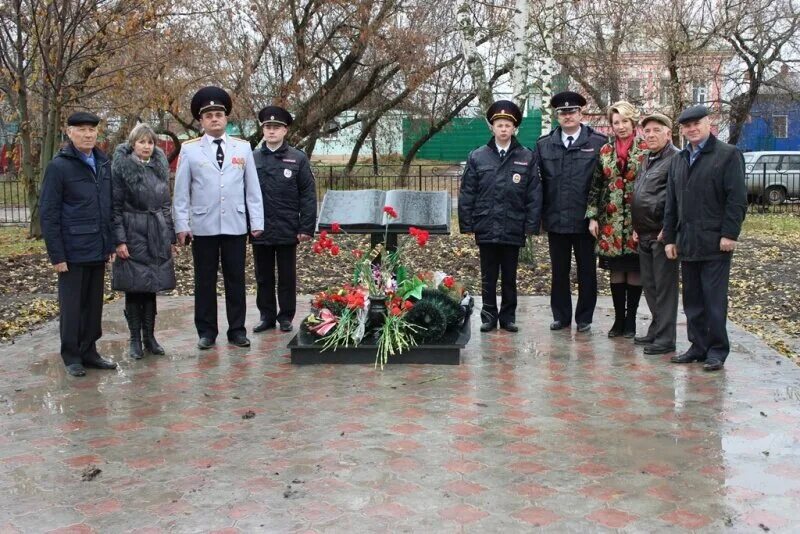 Отдел полиции самойловка. Начальник социальной защиты в самойловке саратовская обл. Новости в самойловке саратовской. Самойловка саратовская область. Самойловка саратовская область.