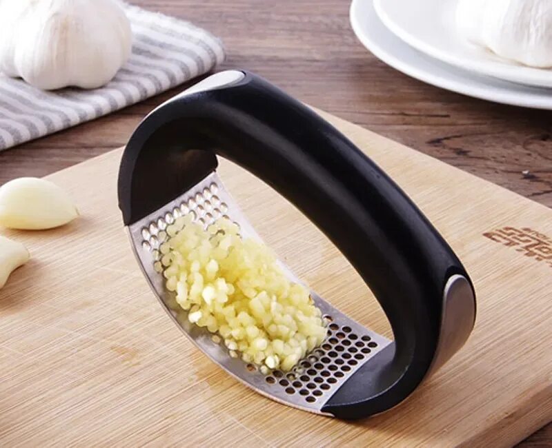 Ручной пресс для чеснока. Измельчитель чеснока garlic. Кухонные гаджеты. Терка давилка для чеснока. Ручной пресс для чеснока.