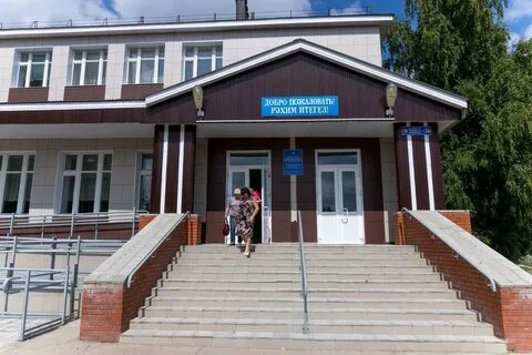 Крыльцо школы