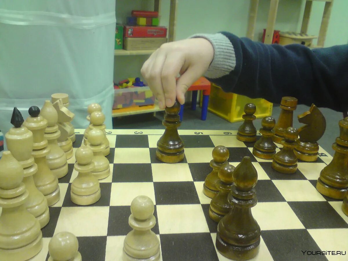 О шахмате. Ахатов Нурсултон шахмат. Полный комплект Шахматов.