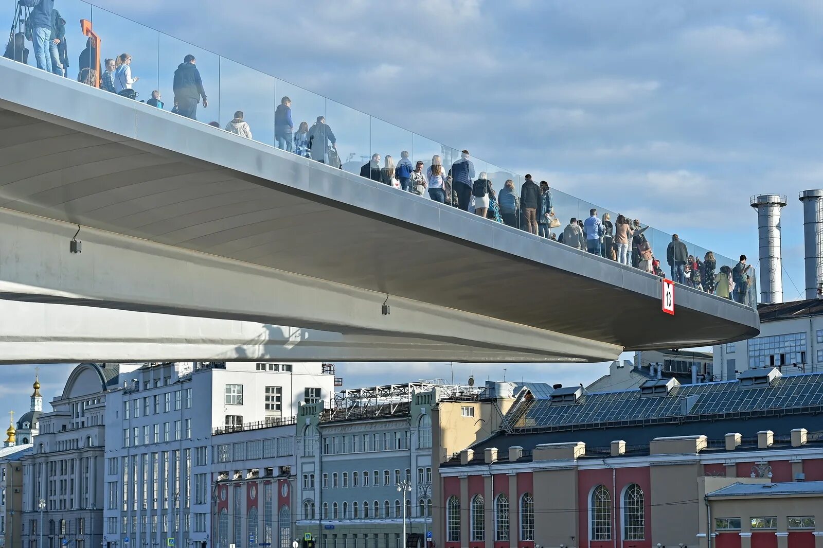 Парк зарядье аттракцион полет. Парк Зарядье в Москве полет над Россией. Аттракцион полет над Россией в парке Зарядье. Медиацентр Зарядье полет над Россией. Парк зардье полёт над Москвой.